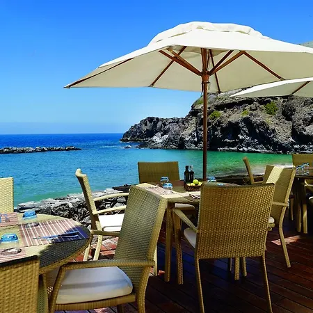 Amazing Golf Retreat & Sunny 2bdr Suite, Jacuzzi Apartman *