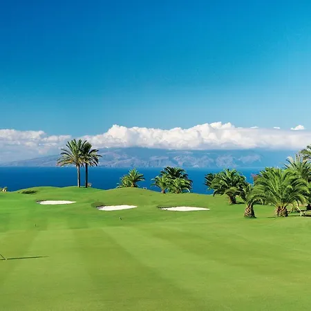 Amazing Golf Retreat & Sunny 2bdr Suite, Jacuzzi Apartament